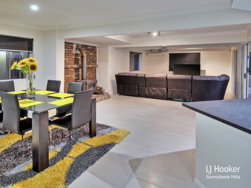 74 Blue Grass Crescent, Eight Mile Plains QLD 4113