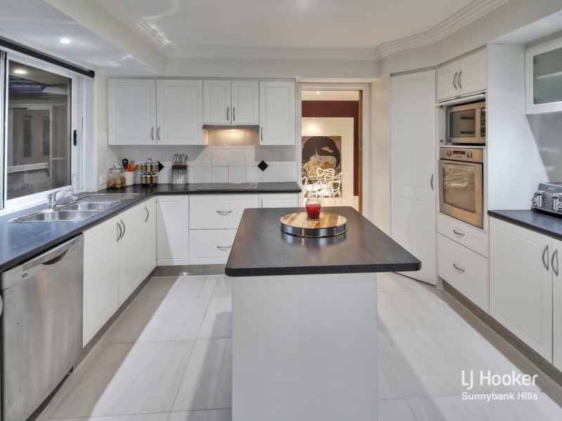 74 Blue Grass Crescent, Eight Mile Plains QLD 4113