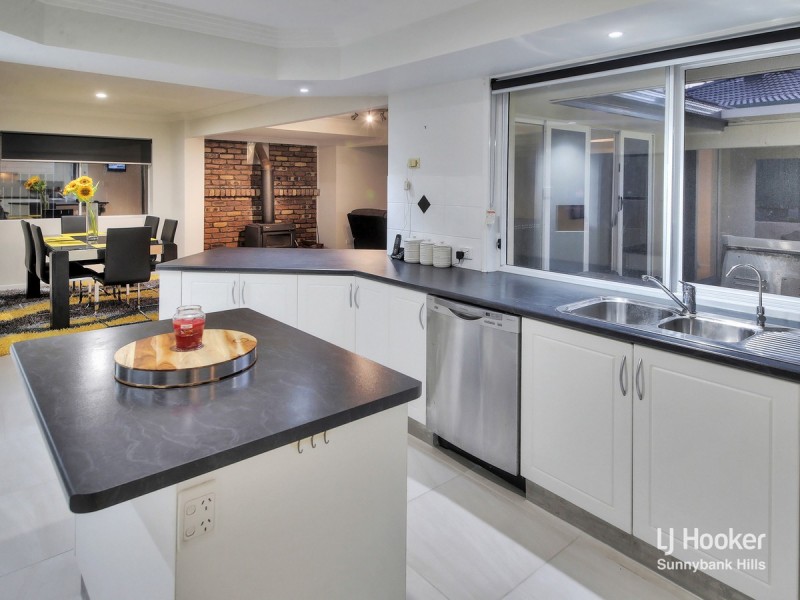 74 Blue Grass Crescent, Eight Mile Plains QLD 4113