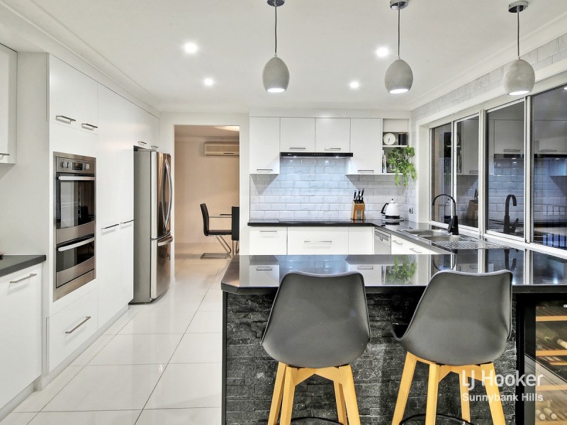 19 McKinley Court, Stretton QLD 4116