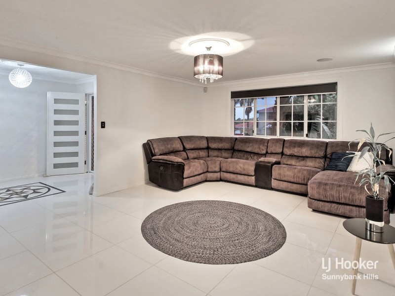 19 McKinley Court, Stretton QLD 4116