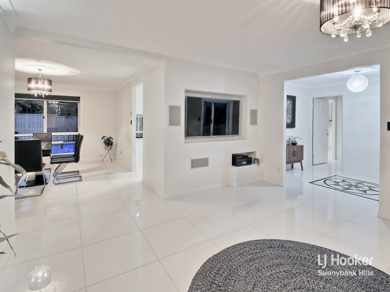 19 McKinley Court, Stretton QLD 4116