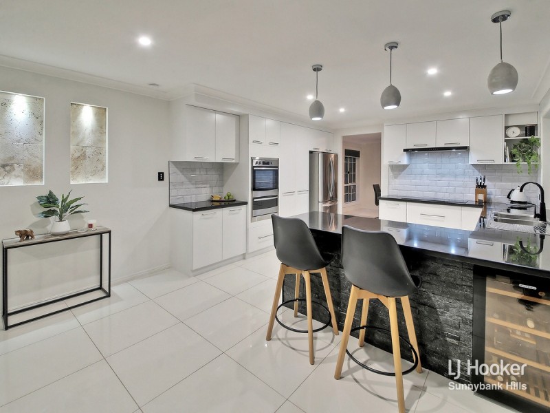 19 McKinley Court, Stretton QLD 4116