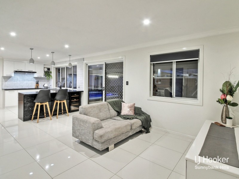 19 McKinley Court, Stretton QLD 4116