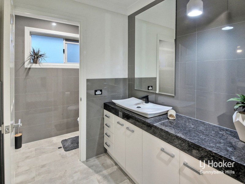 19 McKinley Court, Stretton QLD 4116