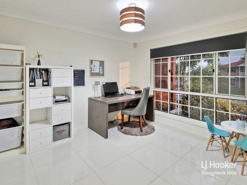 19 McKinley Court, Stretton QLD 4116