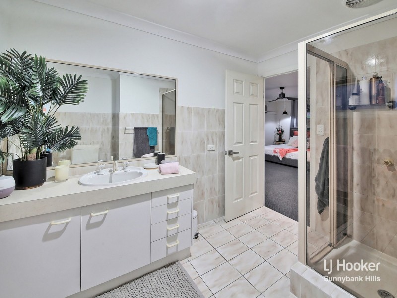 19 McKinley Court, Stretton QLD 4116