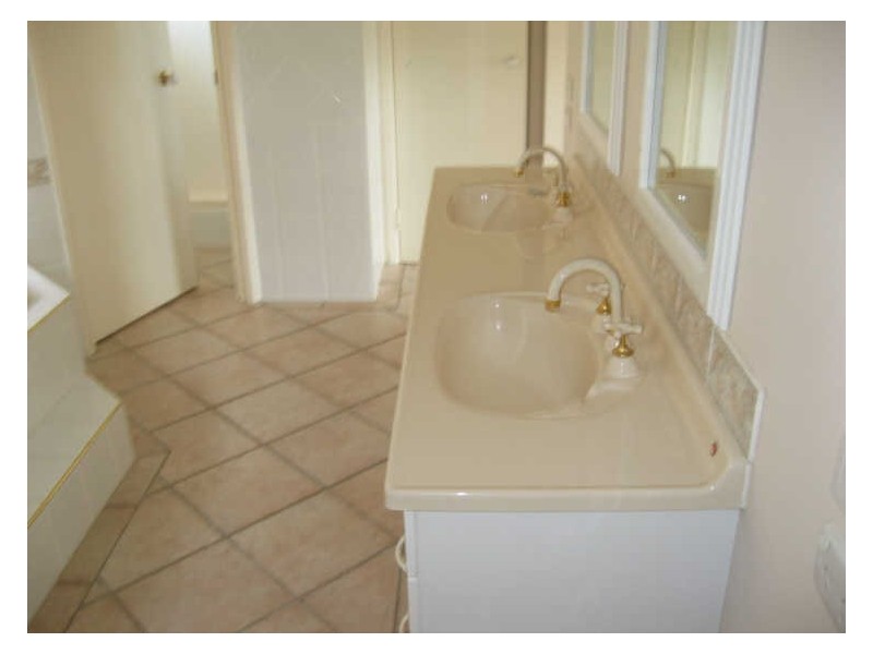 22 Kurru Street, Eight Mile Plains QLD 4113