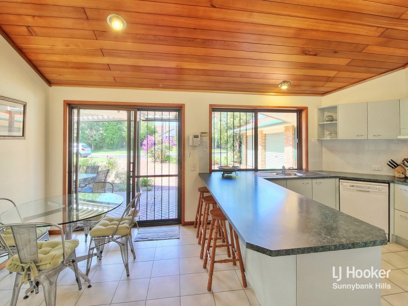 24 Redcedar Crescent, Calamvale QLD 4116