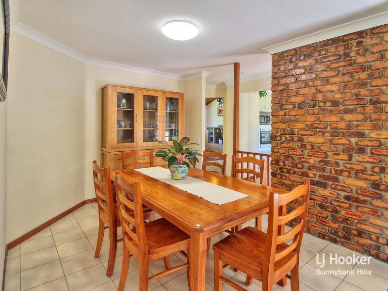 24 Redcedar Crescent, Calamvale QLD 4116