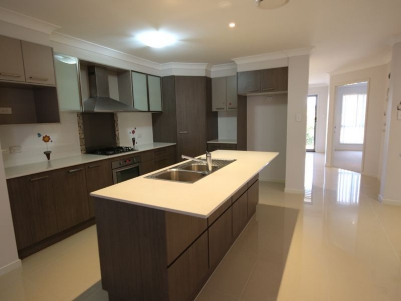 10 Harvey Place, Calamvale QLD 4116