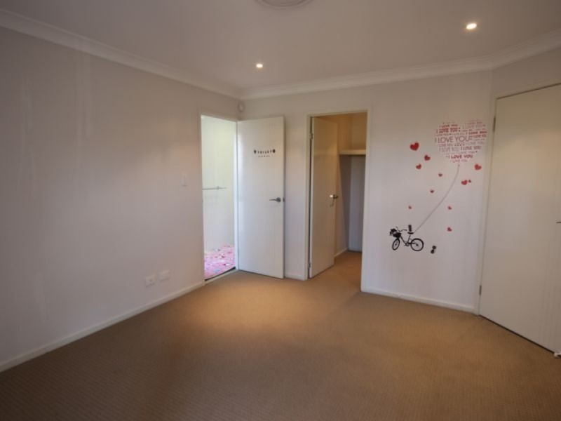10 Harvey Place, Calamvale QLD 4116