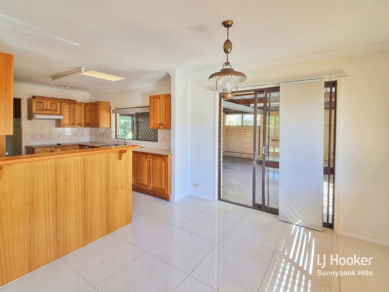 24 Marla Street, Robertson QLD 4109