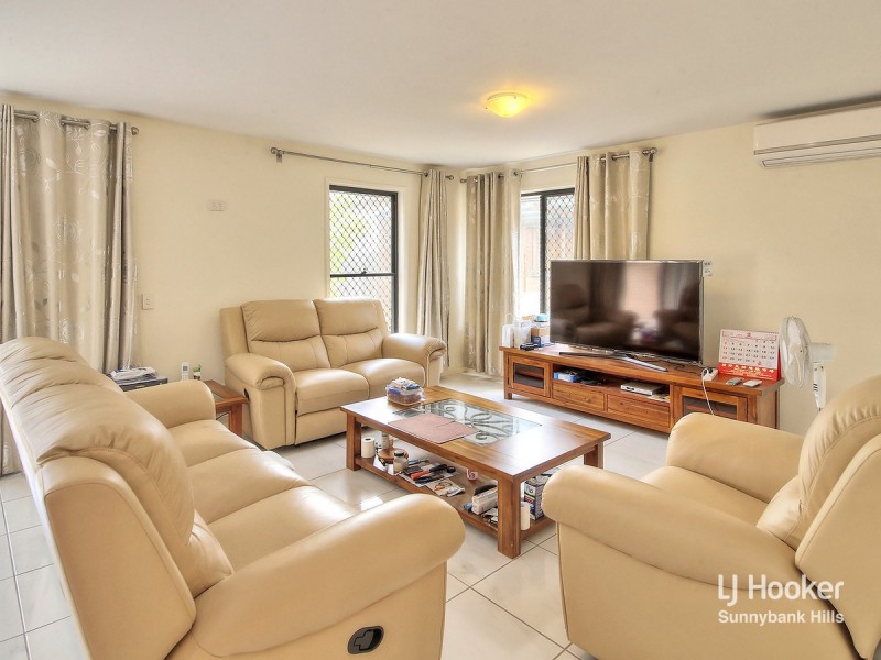 47 Hill End Avenue, Hillcrest QLD 4118