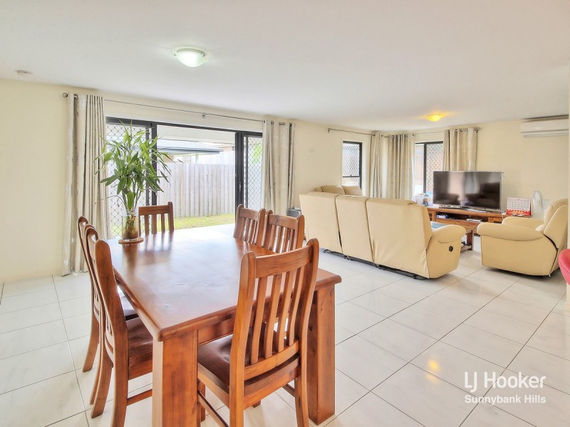 47 Hill End Avenue, Hillcrest QLD 4118