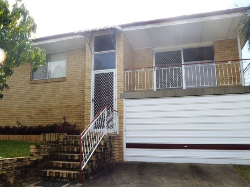 202 Newnham Road, Mansfield QLD 4122