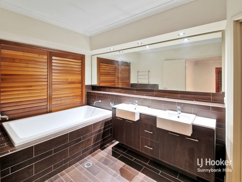 12 Samuel Street, Calamvale QLD 4116