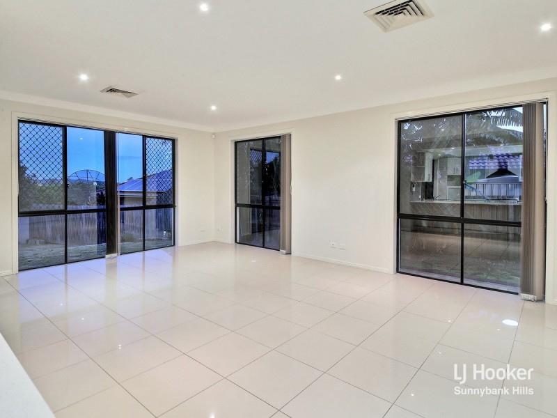 99 Franquin Crescent, Eight Mile Plains QLD 4113