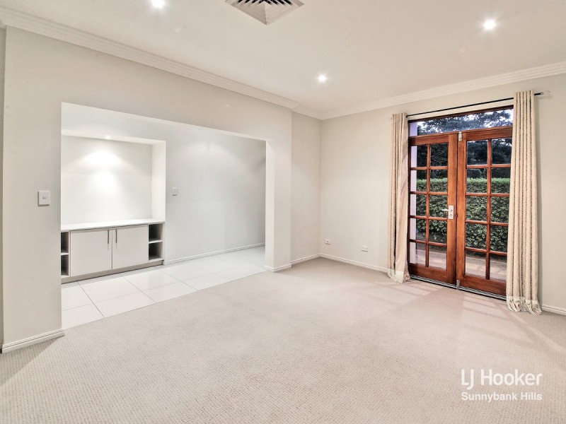 99 Franquin Crescent, Eight Mile Plains QLD 4113