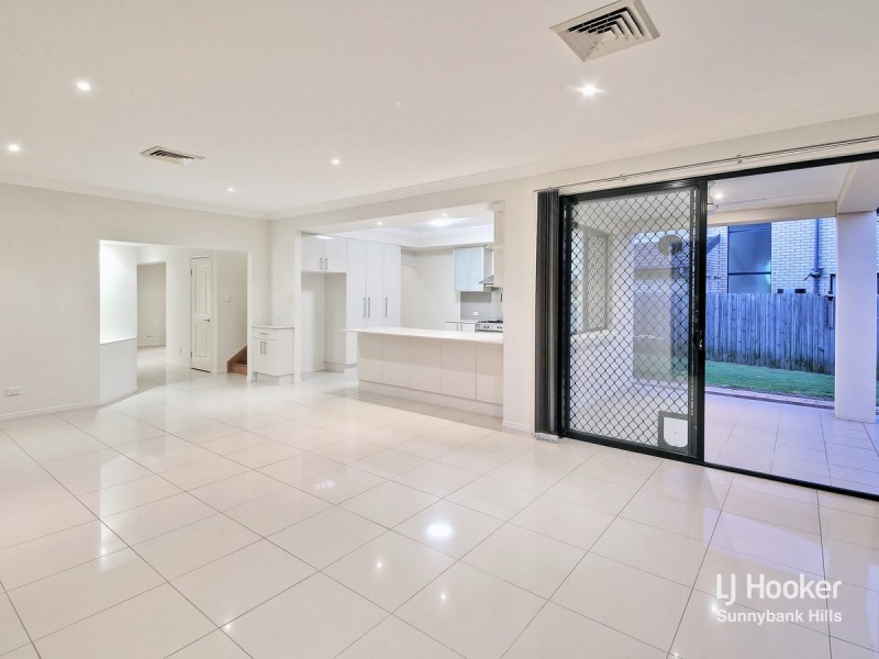 99 Franquin Crescent, Eight Mile Plains QLD 4113