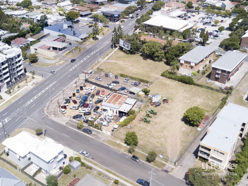 905-915 Logan Road, Holland Park West QLD 4121