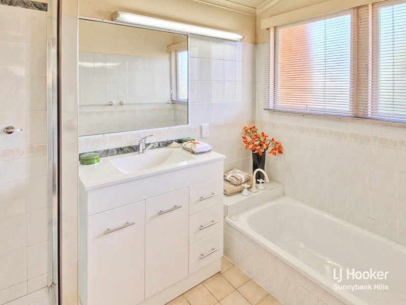 11 Nagle Street, Upper Mount Gravatt QLD 4122