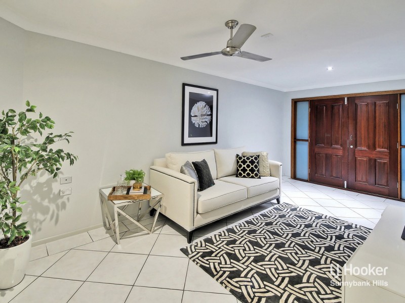 33 Avonlea Place, Eight Mile Plains QLD 4113
