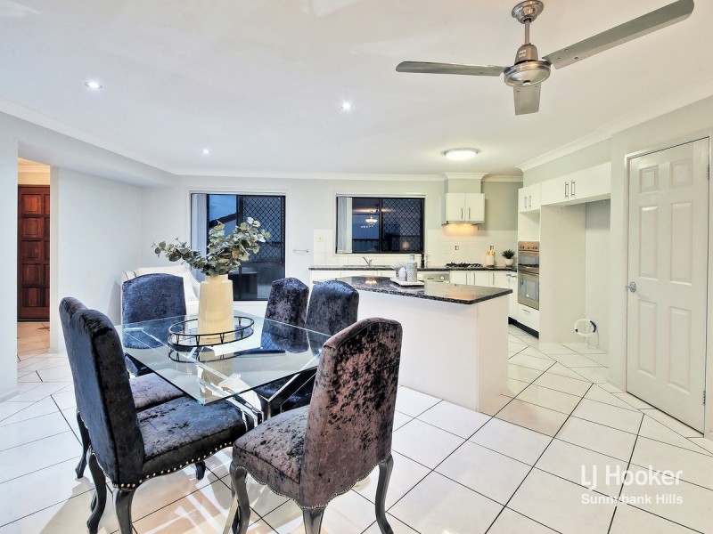 33 Avonlea Place, Eight Mile Plains QLD 4113
