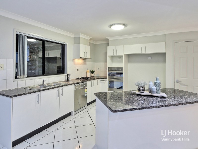 33 Avonlea Place, Eight Mile Plains QLD 4113