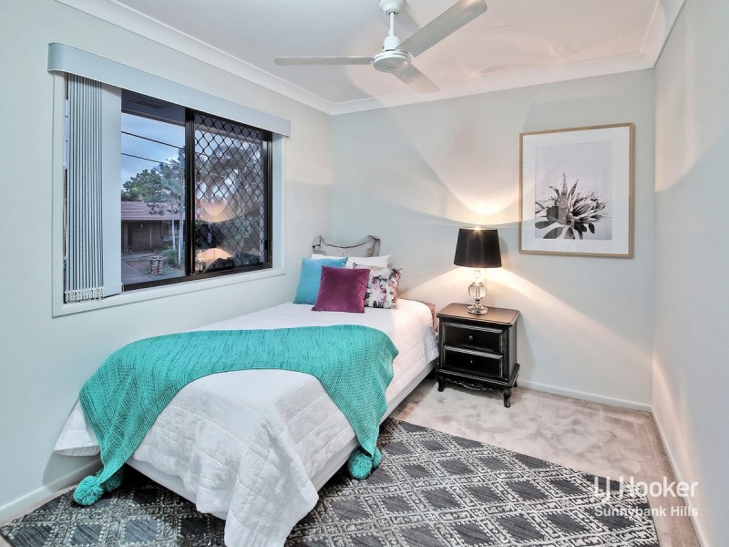 33 Avonlea Place, Eight Mile Plains QLD 4113