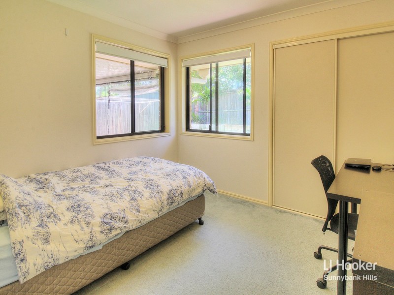 11/8 Honeysuckle Way, Calamvale QLD 4116