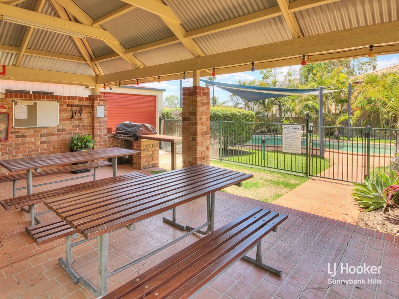 11/8 Honeysuckle Way, Calamvale QLD 4116