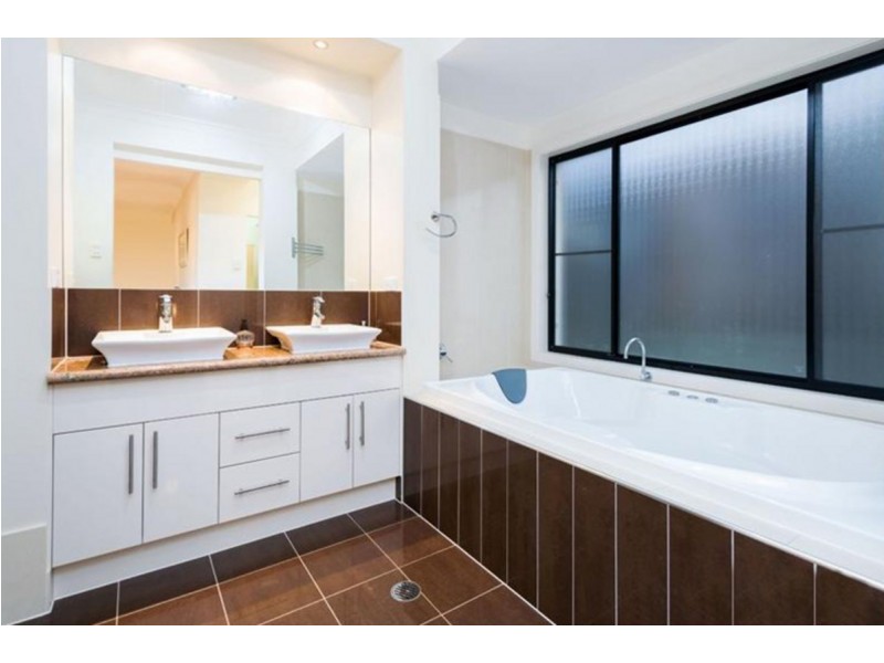 10 Avonlea Place, Eight Mile Plains QLD 4113