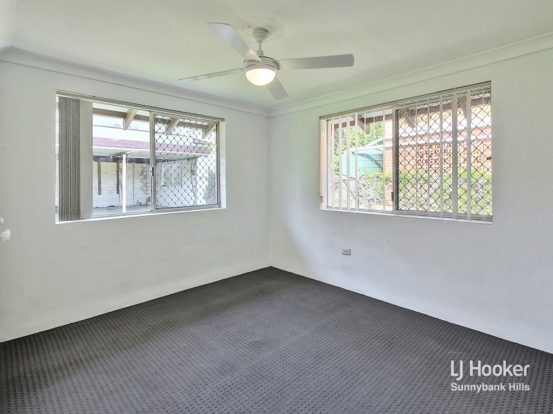 11 Saffron Street, Robertson QLD 4109