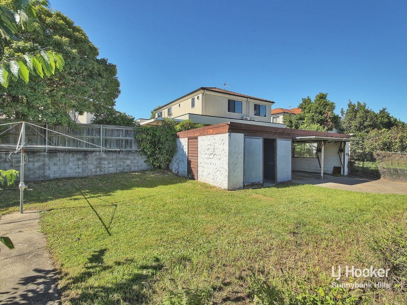 11 Saffron Street, Robertson QLD 4109
