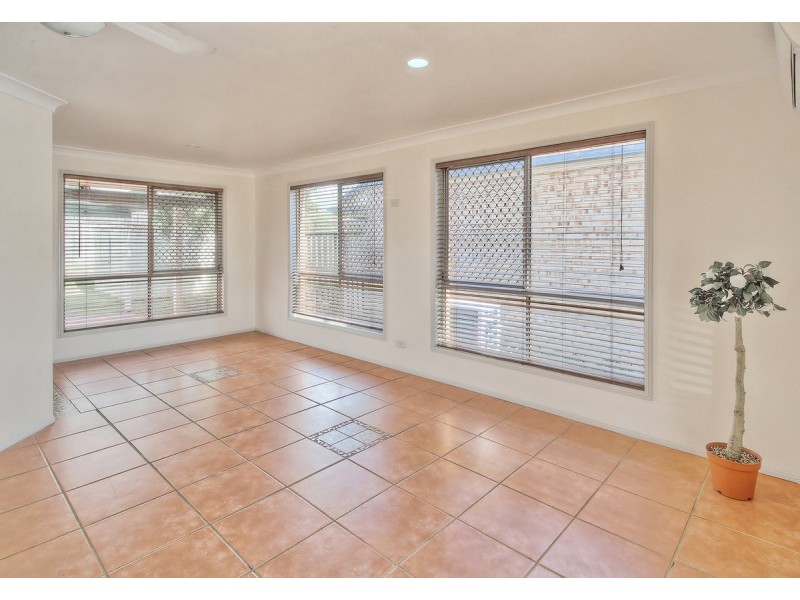 5 Borage Place, Calamvale QLD 4116