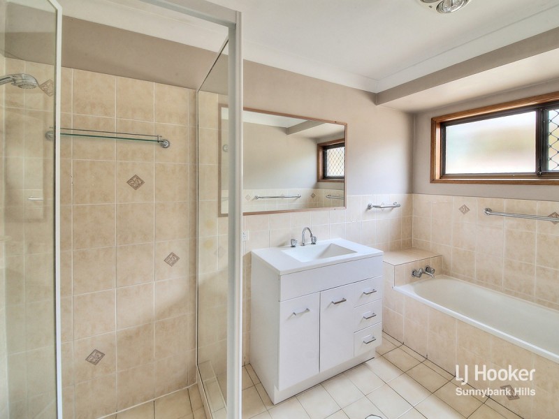 23 Avenell Street, Wishart QLD 4122