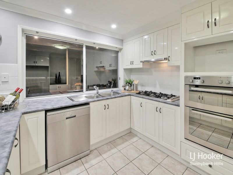 16 Juxgold Place, Calamvale QLD 4116