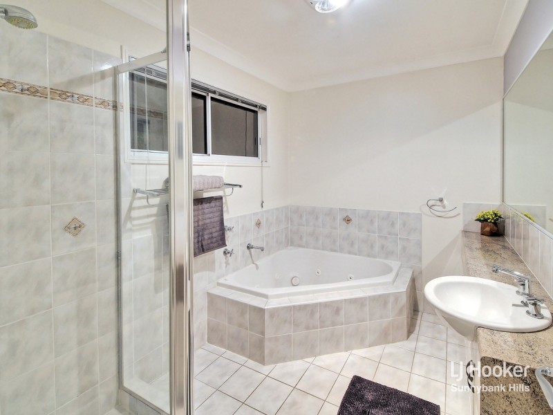16 Juxgold Place, Calamvale QLD 4116