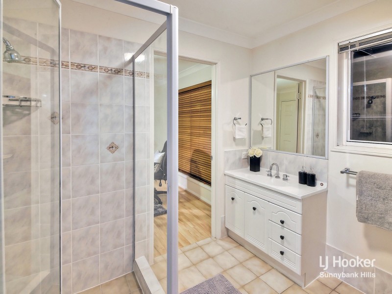 16 Juxgold Place, Calamvale QLD 4116