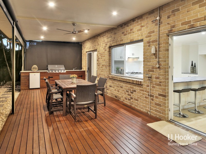 16 Juxgold Place, Calamvale QLD 4116