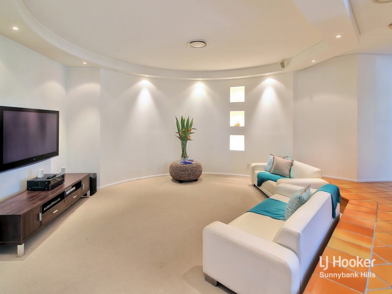 16 Ngairi Close, Eight Mile Plains QLD 4113