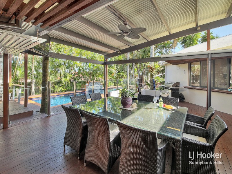 16 Ngairi Close, Eight Mile Plains QLD 4113