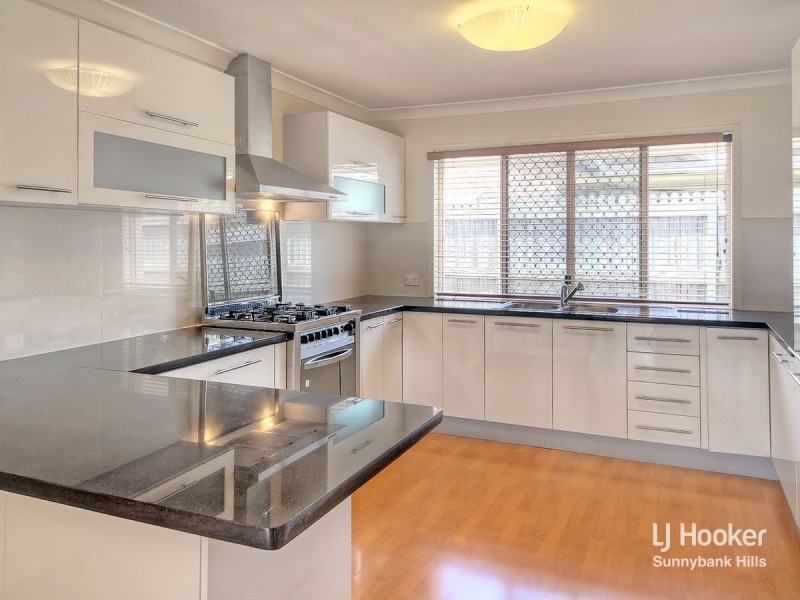 2 Spring Close, Calamvale QLD 4116