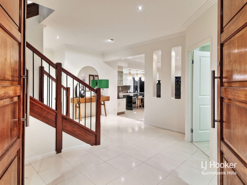 9 Ruby Close, Eight Mile Plains QLD 4113