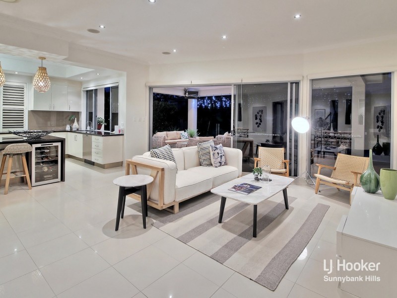 9 Ruby Close, Eight Mile Plains QLD 4113