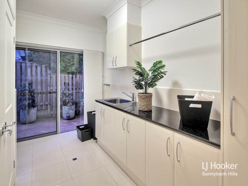 9 Ruby Close, Eight Mile Plains QLD 4113