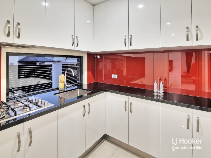 1 Sunshine Place, Eight Mile Plains QLD 4113