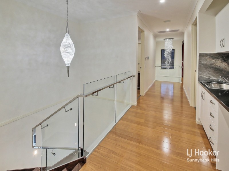 1 Sunshine Place, Eight Mile Plains QLD 4113