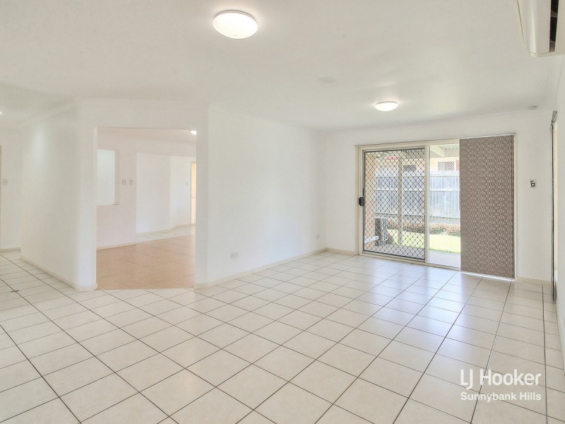 44 Pinedale Crescent, Parkinson QLD 4115